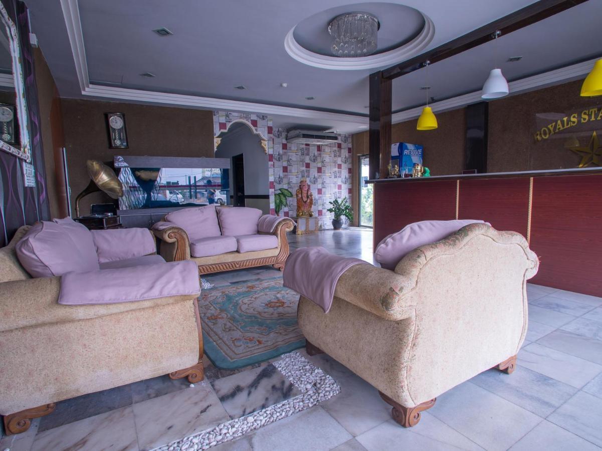 Oyo 44010 Royals Star Hotel Seremban Exterior photo